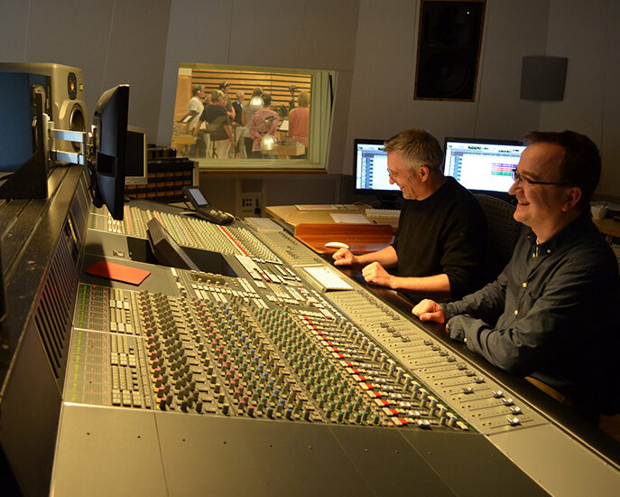 Soundtechniker Roland Häring mit Matthias Lange im Streetlife Studio