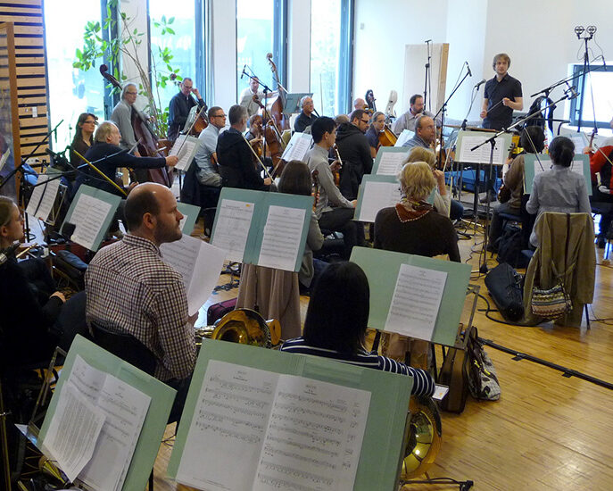 Nürnberger Symphoniker im Streetlife Studio mit Dirigent und Arrangeur David Zell.