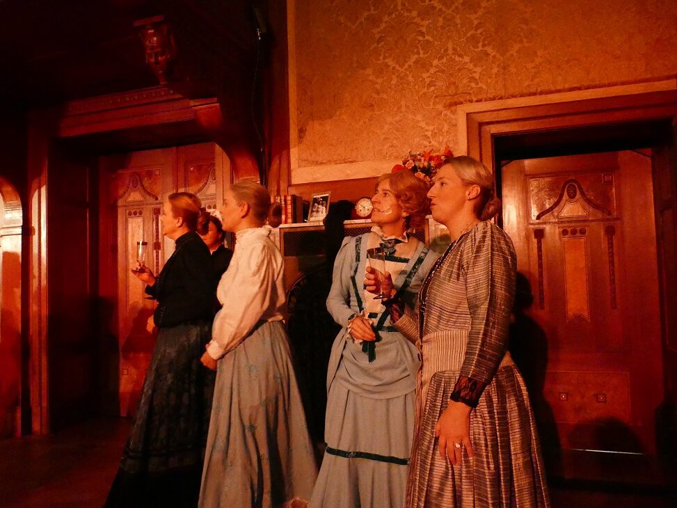 OttilieCast_Schlossgäste